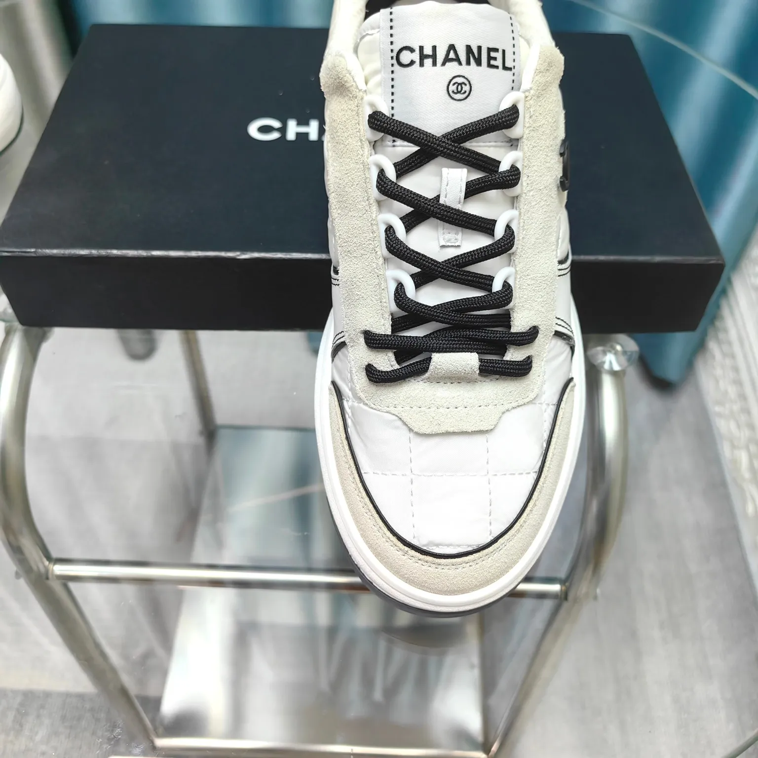 👟👟Ex-factory price👟👟Ex-factory price 520👟👟 Women's shoes Women's clothing Women's shoes factory Men's style ➕10 Chanel Chanel - 2023 counter top casual sports shoes This classic design; the upper is electro-embroidered with a variety of techniques; the outsole is fashionable and sporty; the extraordinary inclusion of a variety of color matching elements... Diversified mix and match, very beautiful and versatile, suitable for casual, fashionable, sports, and outdoor use. Special counter boutique packaging complete set for women 35-40 and men 39-45 (customized size 44.45)